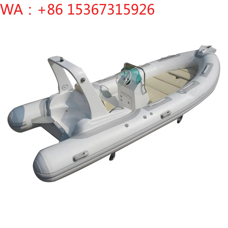 Outdoor Sports Center - Надувная лодка RIB520C с центральной консолью